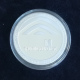 Linkziel: Link zum Beitrag mit dem Thema ThüringenForst-Medaille; Bildinhalt: Vorderansicht einer Silbermünze mit Prägung des ThüringenForst-Logos
